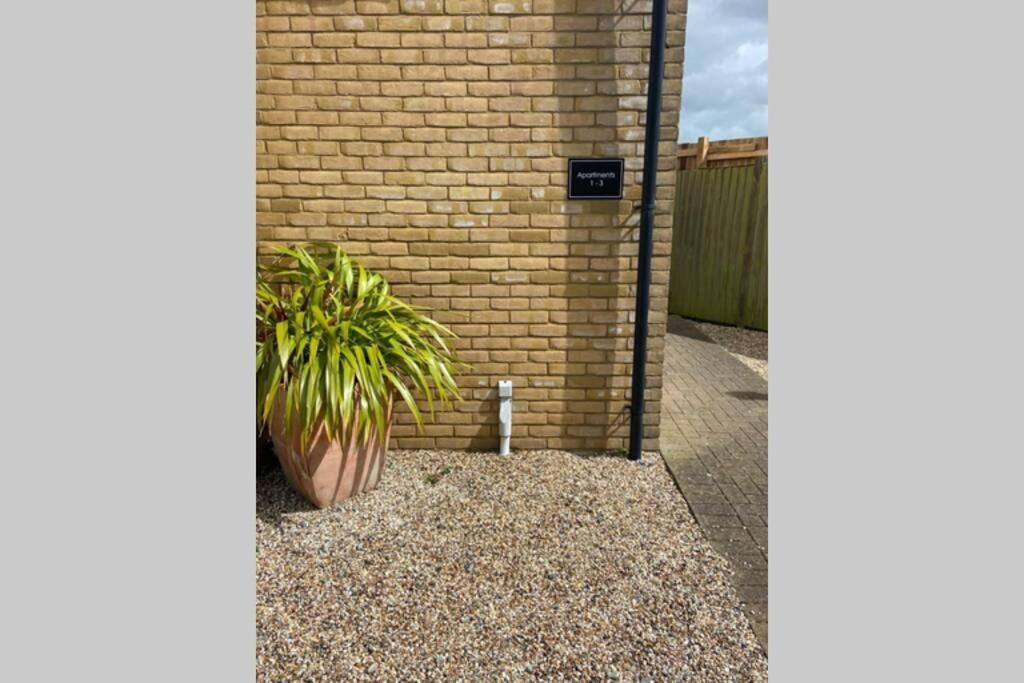 Sunny Spacious Apartment 2 Minutes From The Beach! Southend-on-Sea Kültér fotó